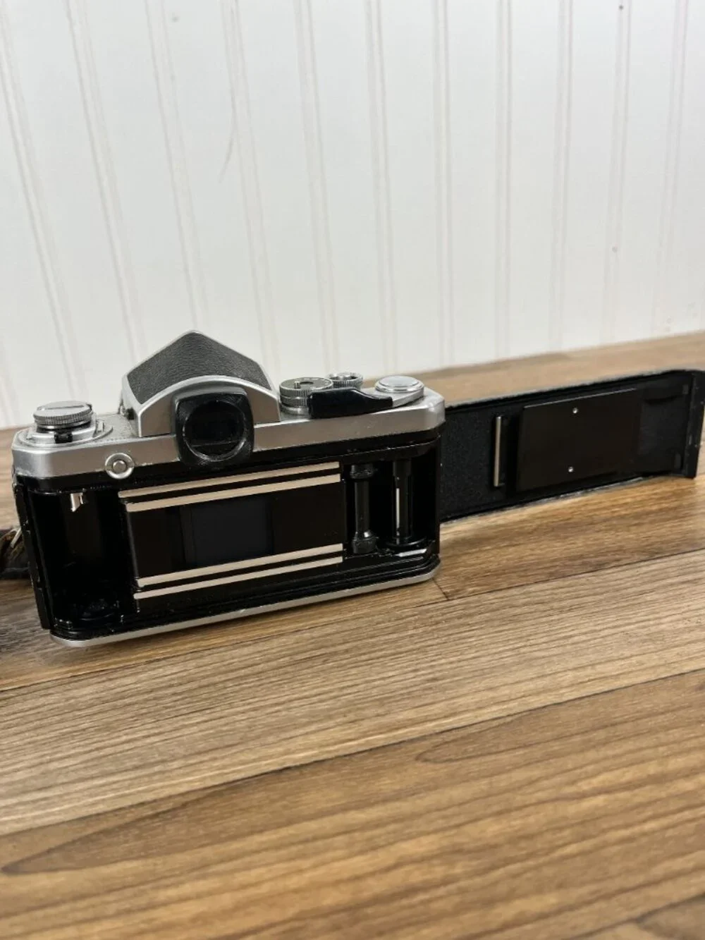 Nikon F 35mm Film SLR Camera Vintage Film Camera With Lens